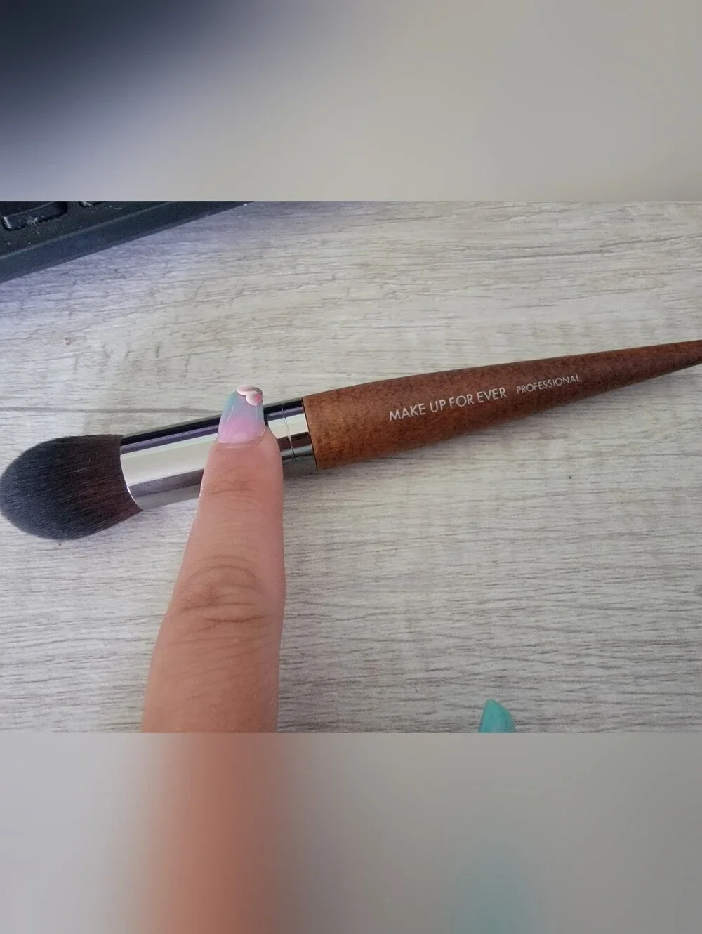 Make up for ever 152 Medium Highlighter Brush